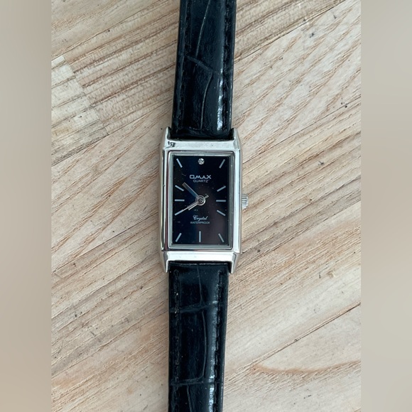 OMAX Ladies Watch Black Leather Strap Black Dial Stainless Case Crystal - Picture 4 of 11